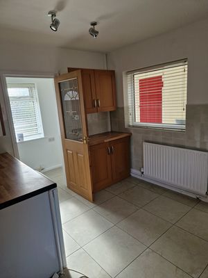 kitchen 3- click for photo gallery